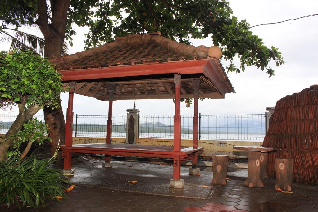 Baru Dua Beach Hotel Banyuwangi  Exterior foto