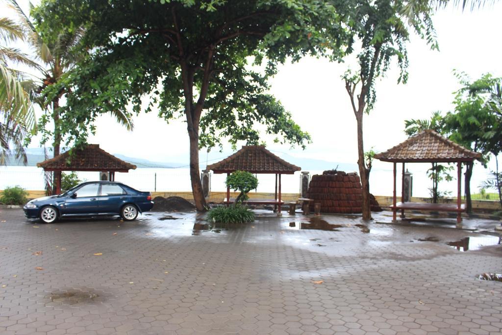 Baru Dua Beach Hotel Banyuwangi  Exterior foto